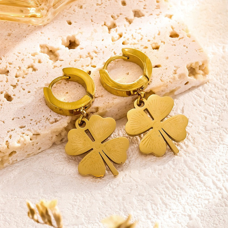 04 Piece Four Leaf Set (Pendant Earrings, Bracelet & Ring)